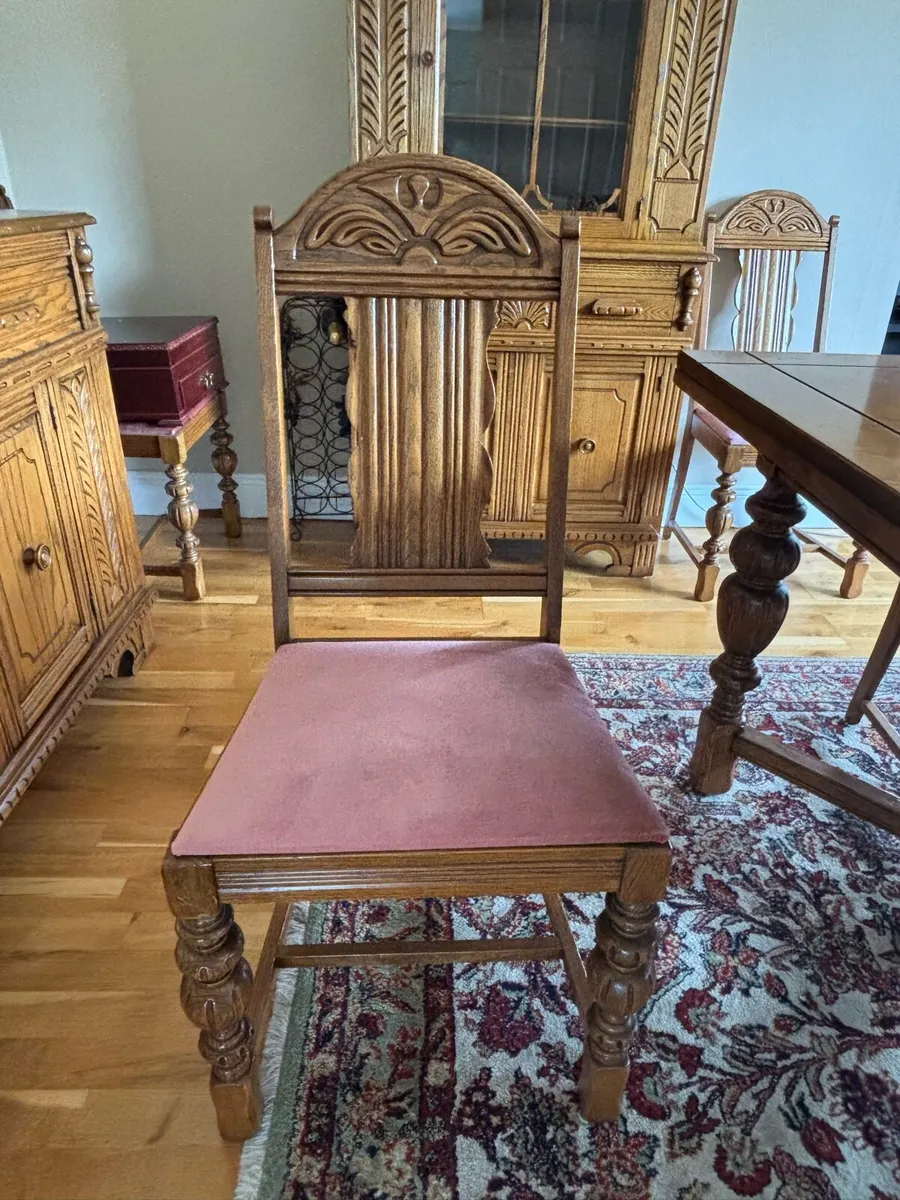 Dining room table & 8 chairs - Image 3