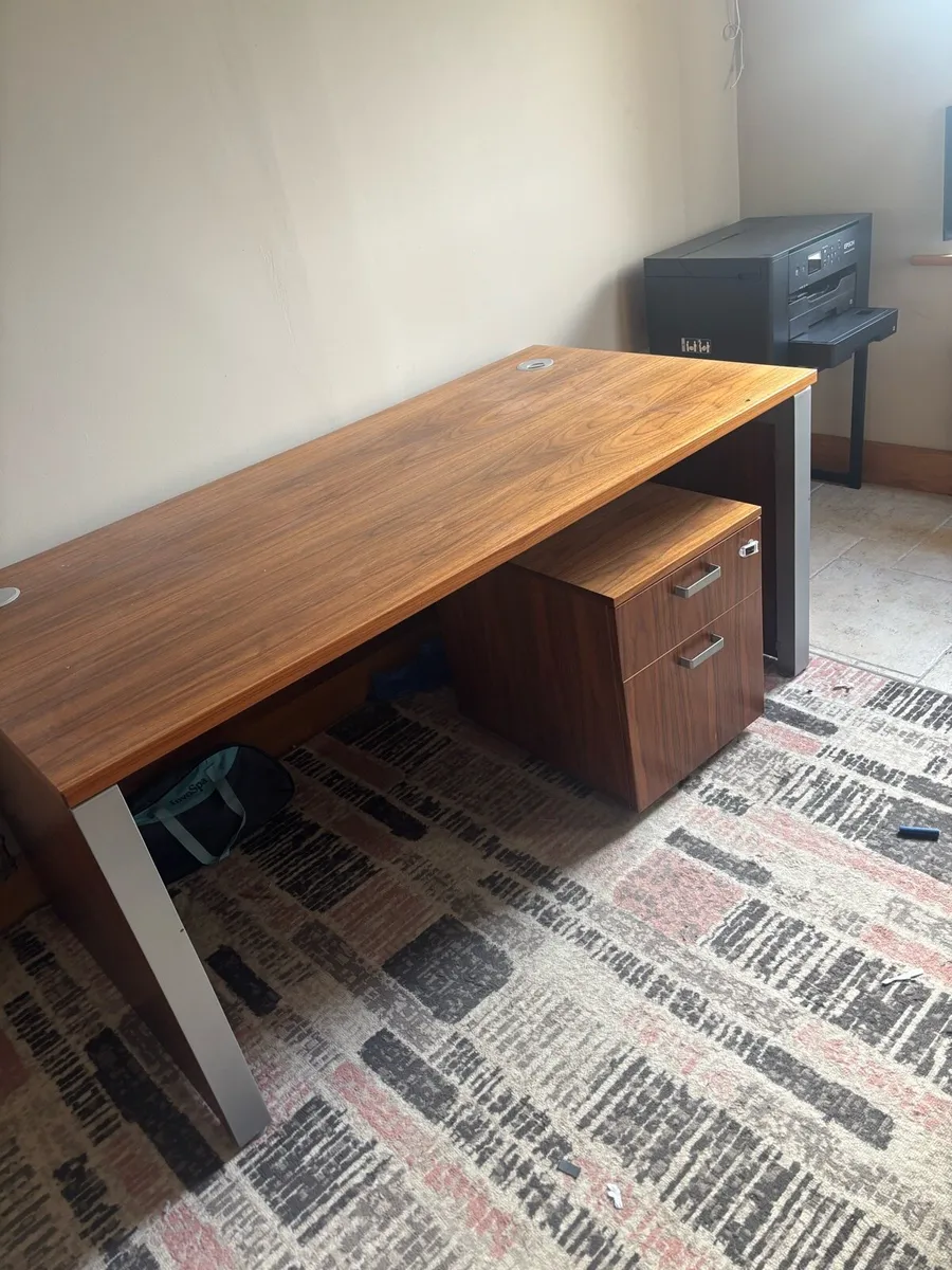 Office desk 1.6 x 0.8m - Image 3