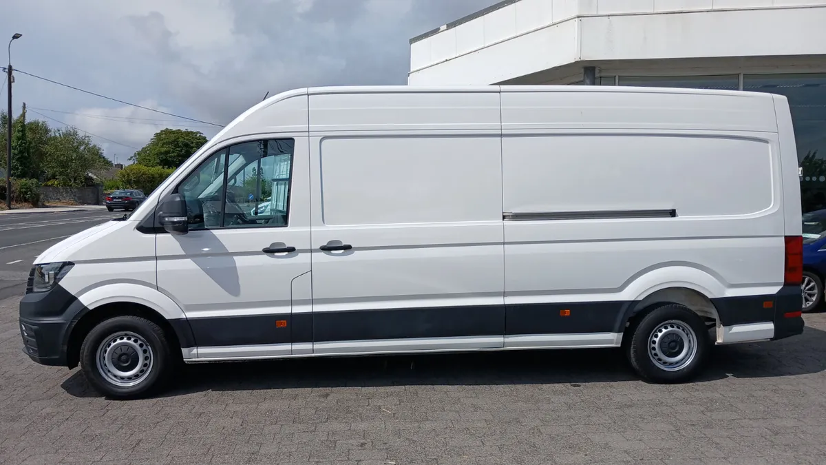 241 VW CRAFTER LWB 140BHP A/C AND PARK SENSORS - Image 3