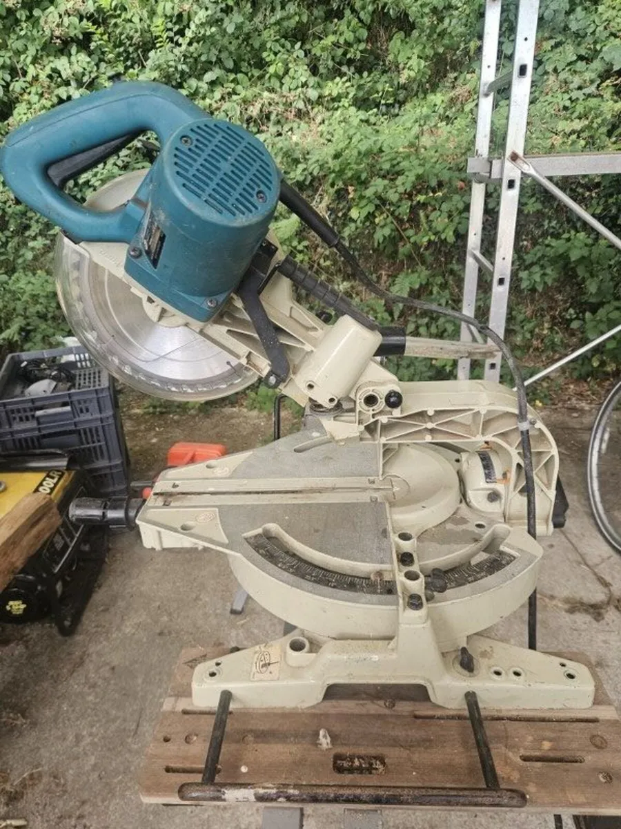Makita sliding compound mitre saw LS1013 - Image 1