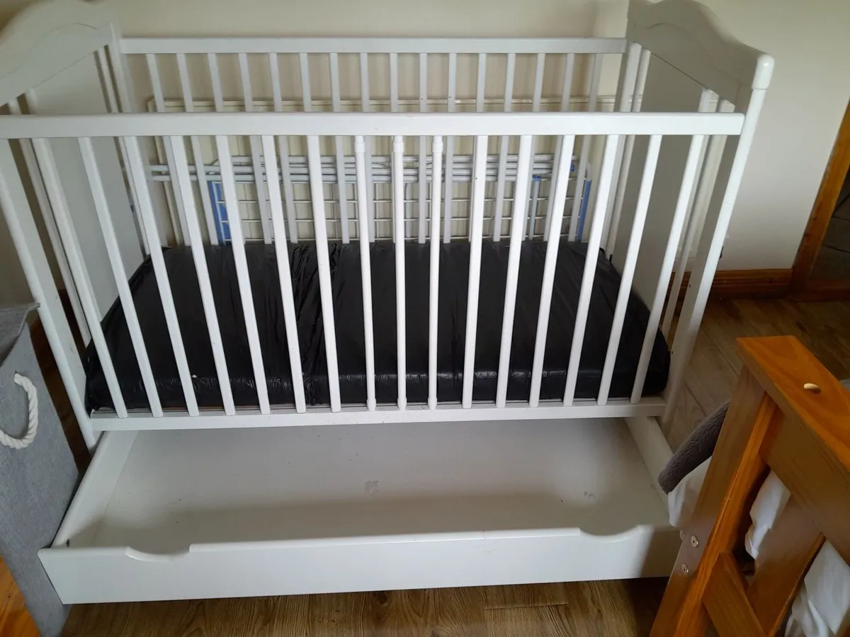 Nursery items - Image 2