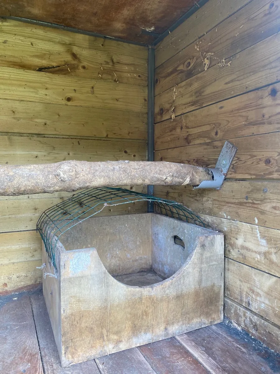 Mobile chicken Coop - Image 3