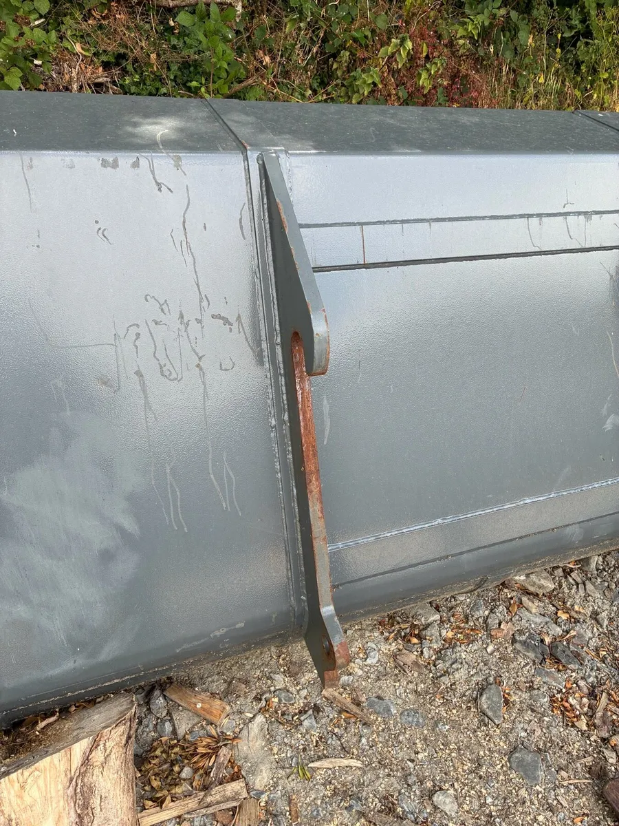 3.2 cubic meter grain bucket - Image 1
