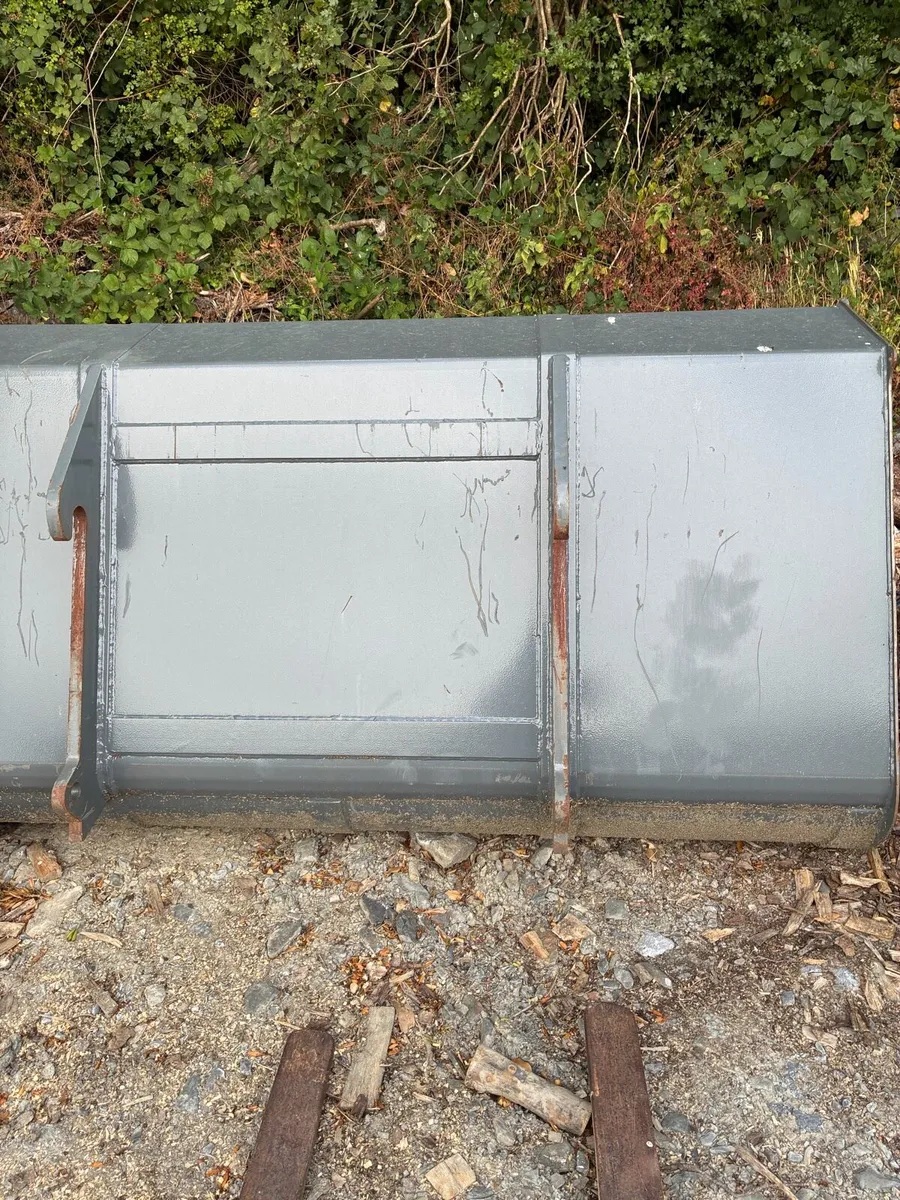 3.2 cubic meter grain bucket - Image 2