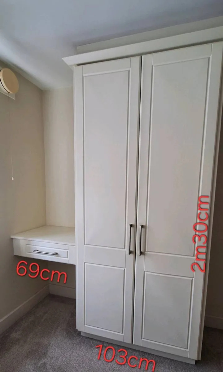 Wardrobes and desk - Image 4