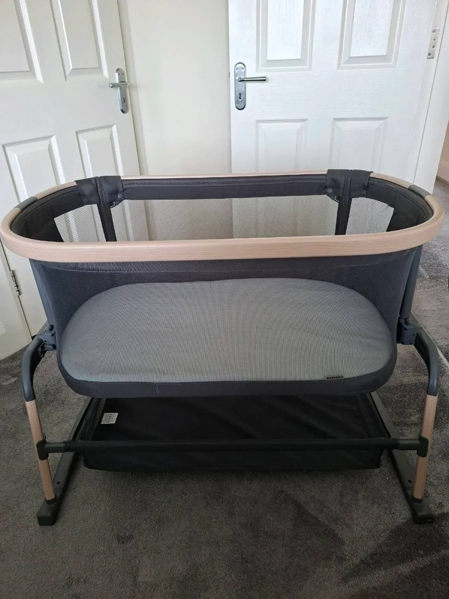 Maxi-Cosi Iora Air Next to Me Cot - Image 1