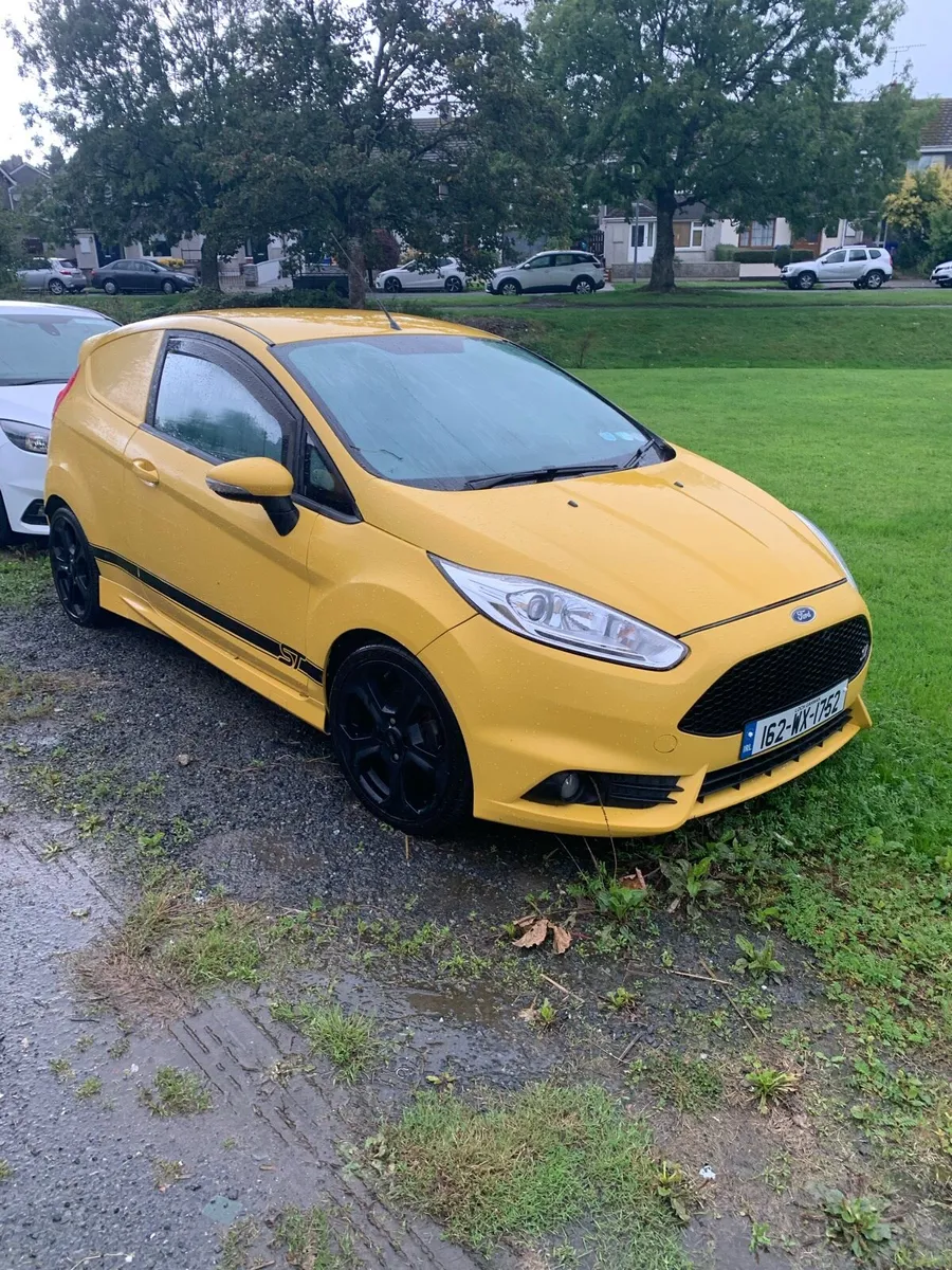 Ford fiesta - Image 2