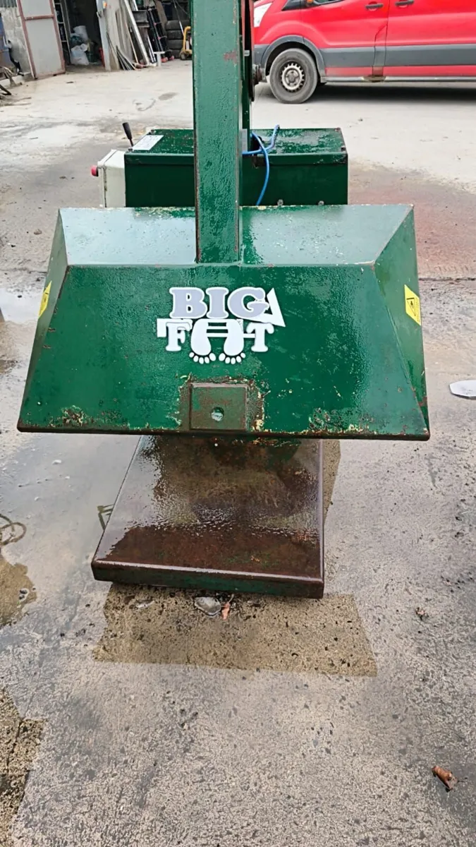 1100 Ltr bin compactor - Image 1