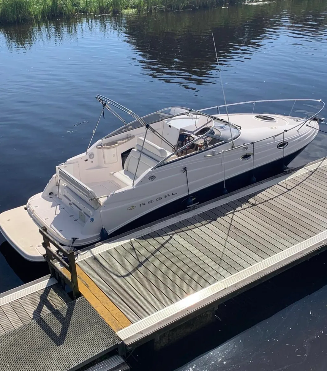 2005 Regal 2665 cruiser , speedboat, cuddy - Image 2