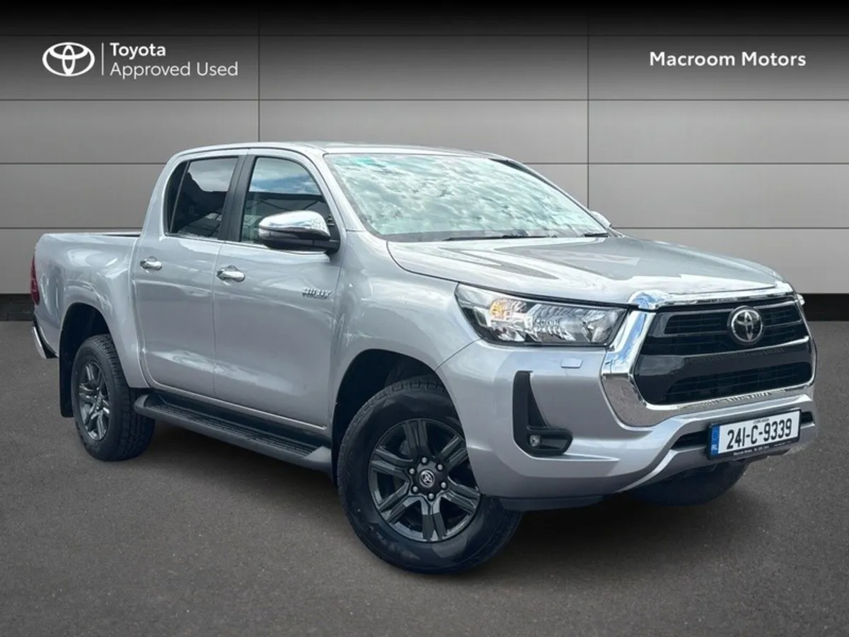 Toyota Hilux 2.8 SR5 D/CAB AUTO - Image 1
