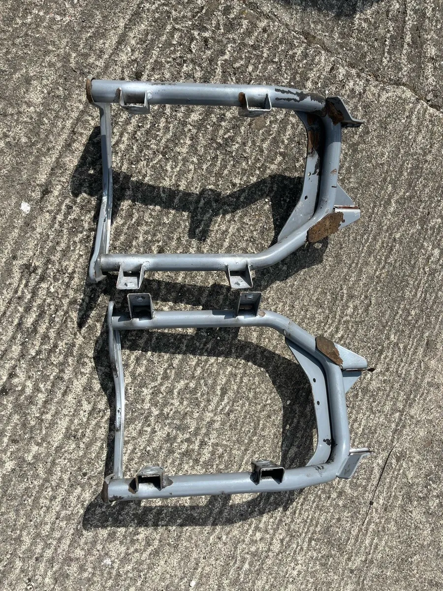 Scania 143 step brackets - Image 1
