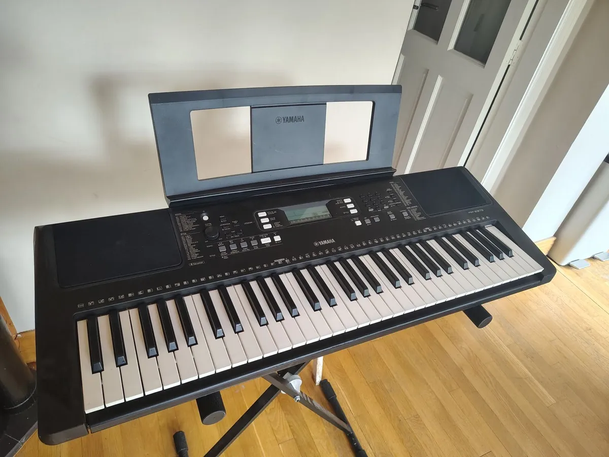Yamaha PSR - E373 - Image 2