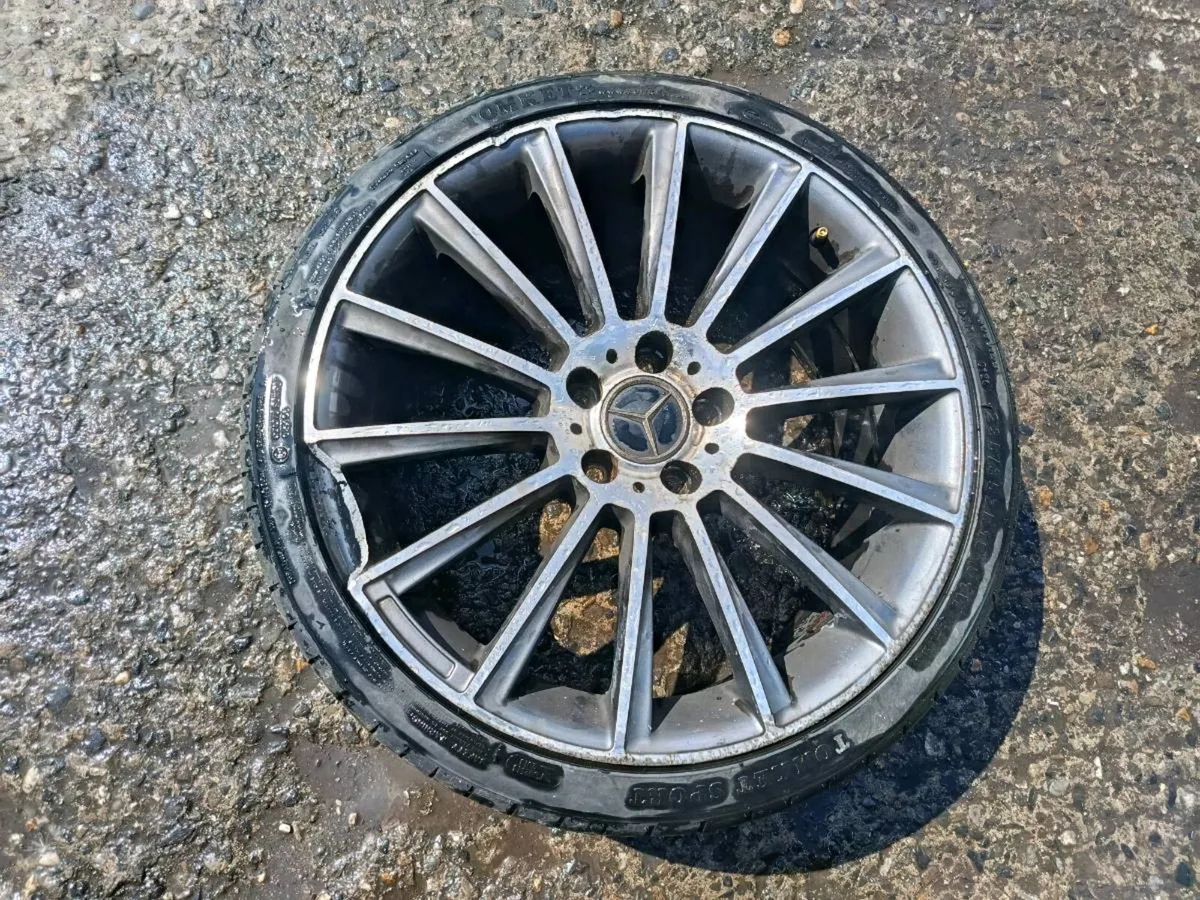 Mercedes AMG ALLOYS 19" FOR SALE NEW TYRES - Image 3