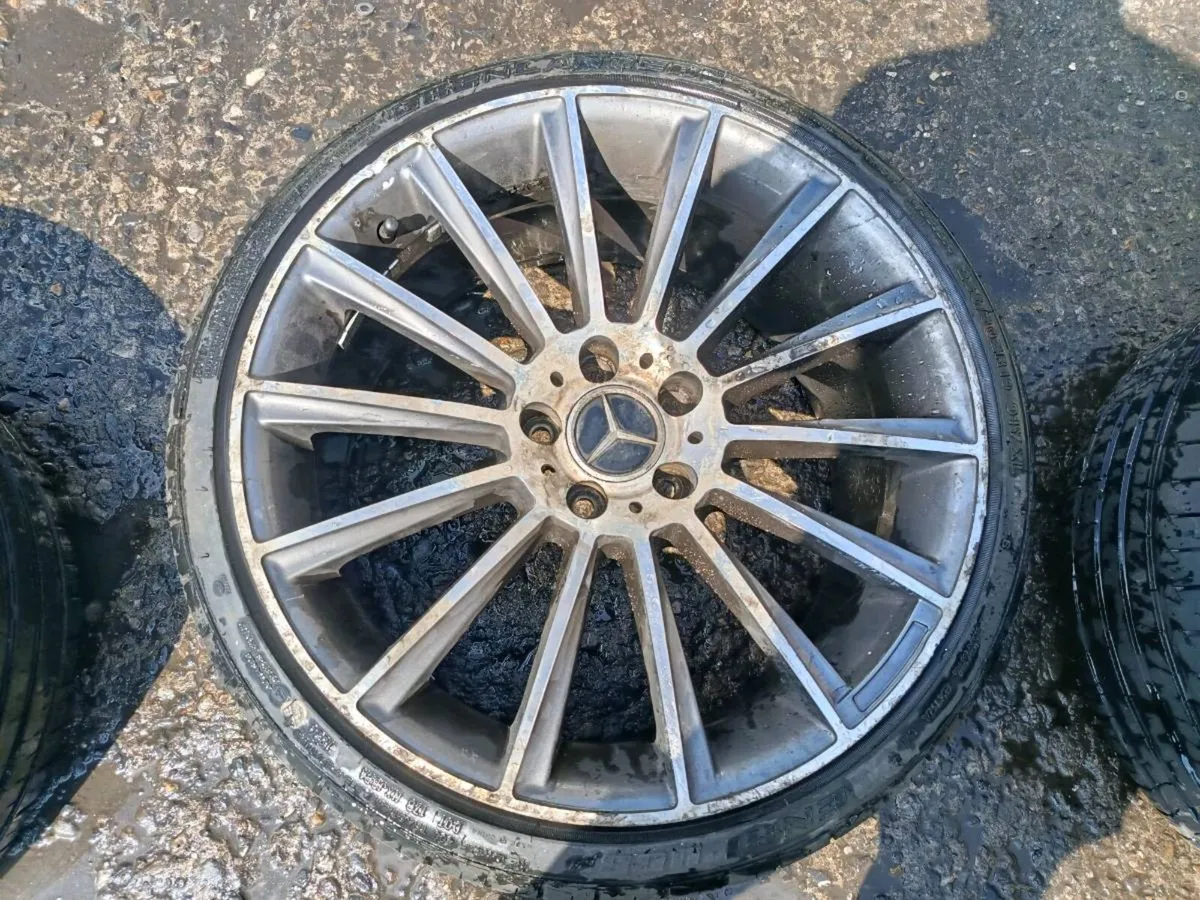 Mercedes AMG ALLOYS 19" FOR SALE NEW TYRES - Image 4