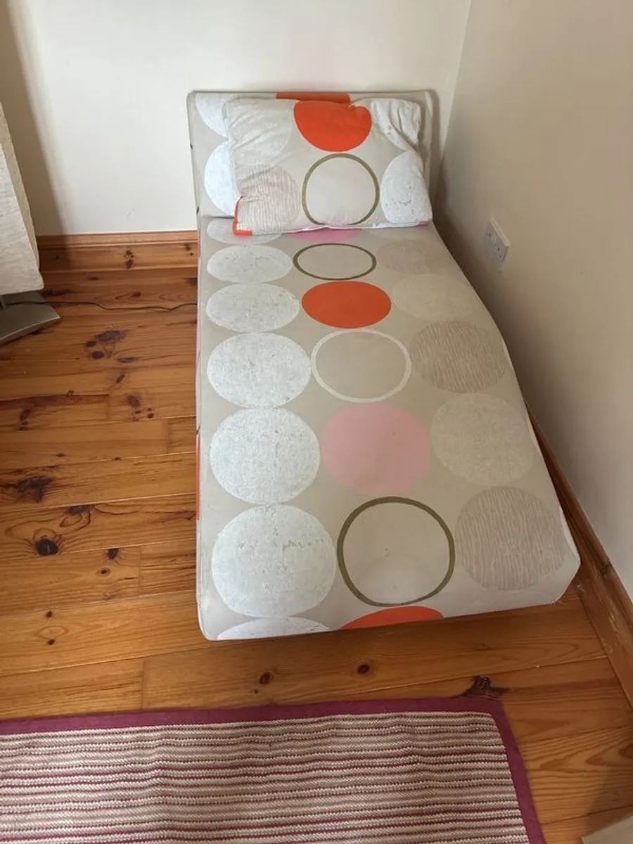 Chaise - Image 1