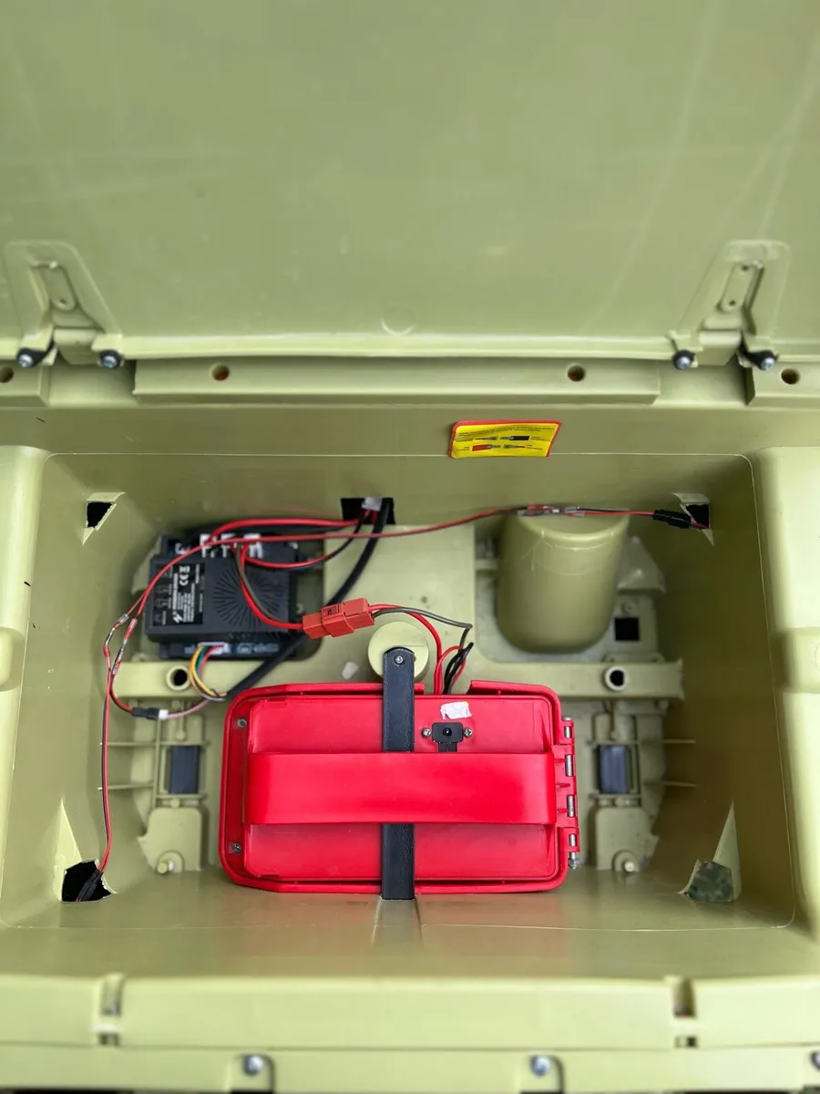 24v  green army jeep - Image 2