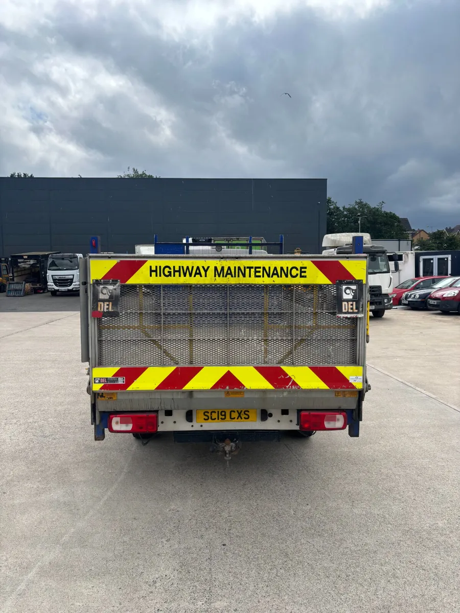 2019 Volkswagen Crafter Dropside with Tail Lift - Image 4