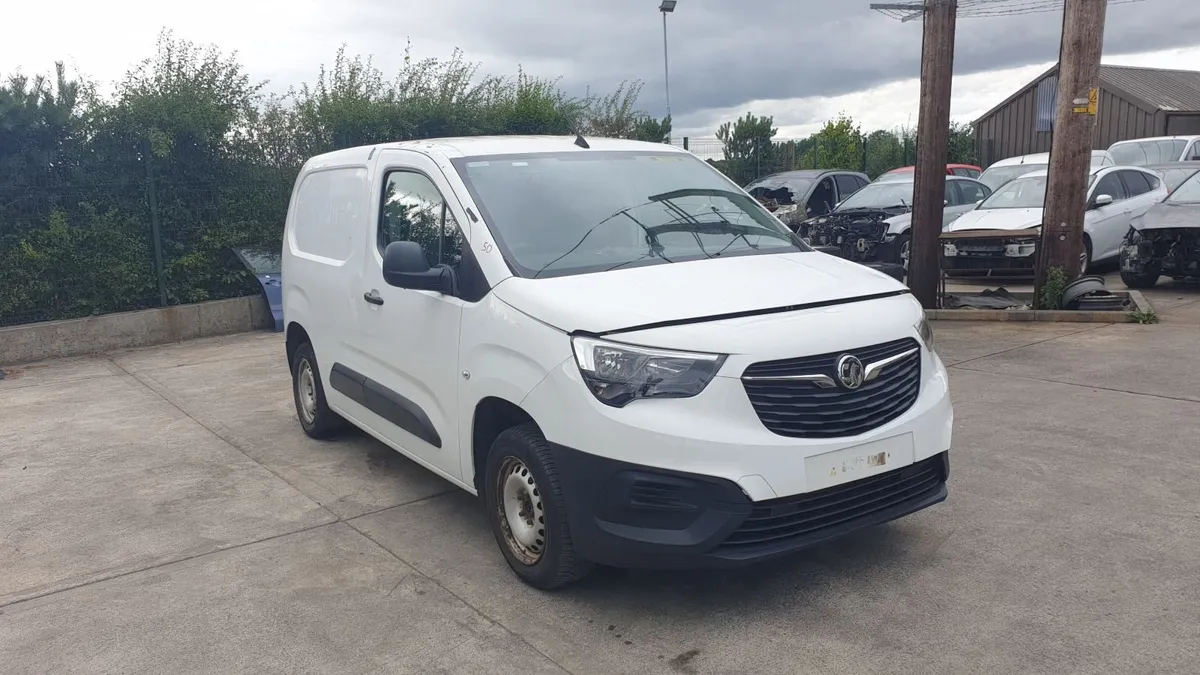 *For parts* Opel Combo 1.6 diesel 5 speed (2019) - Image 1