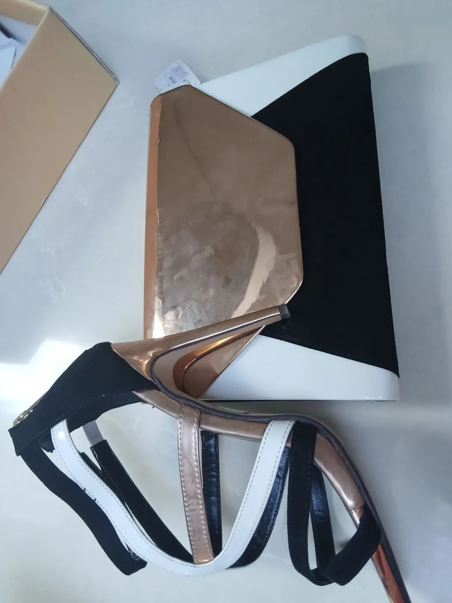 Ladies shoes and bag - Image 3