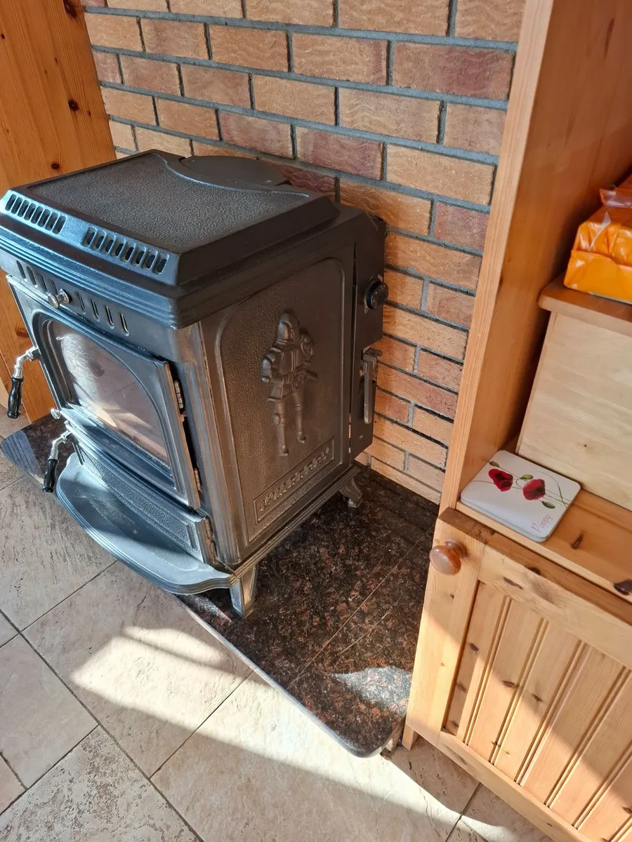 Solid fuel Stove with back boiler - Image 2