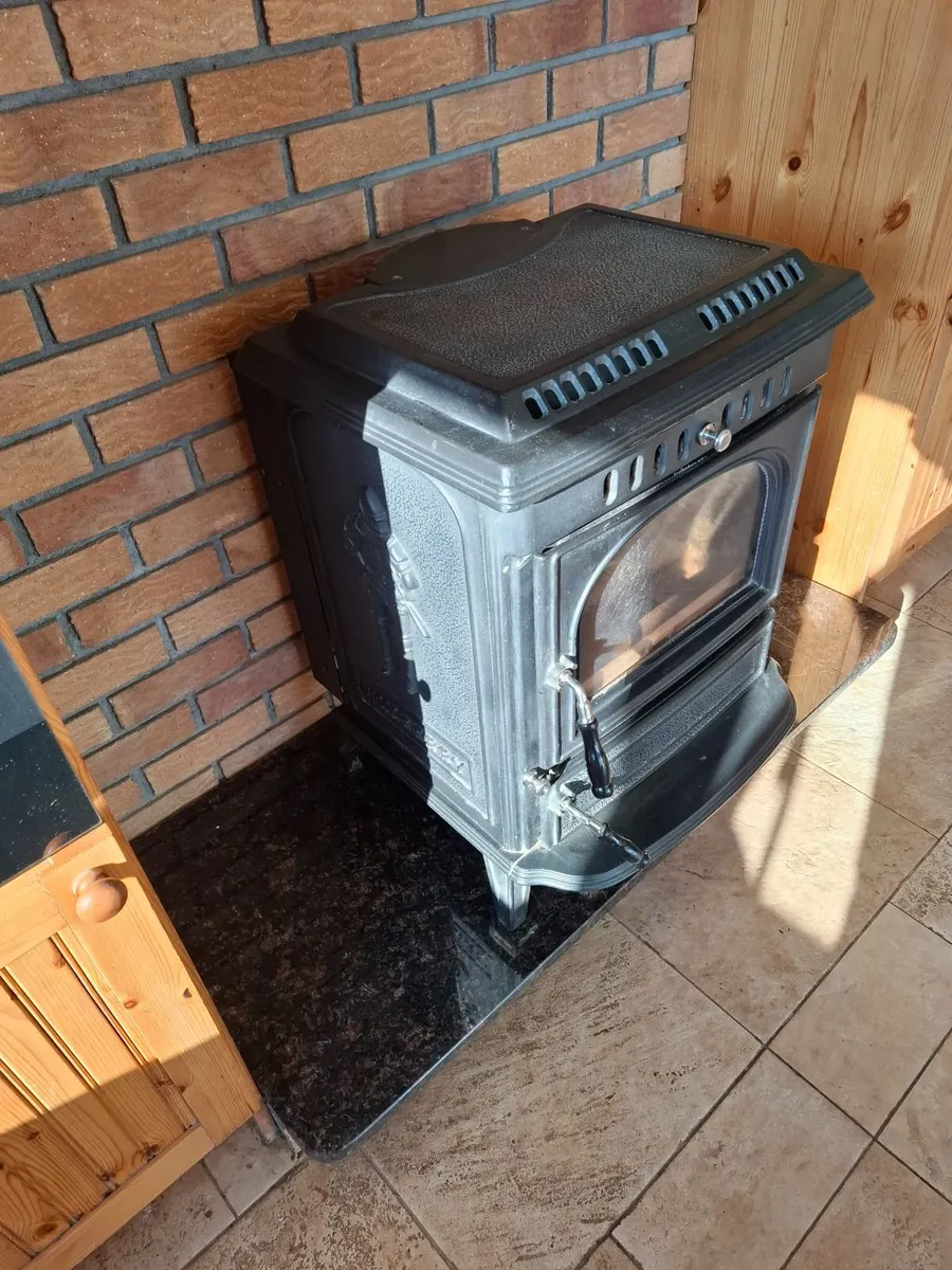 Solid fuel Stove with back boiler - Image 3