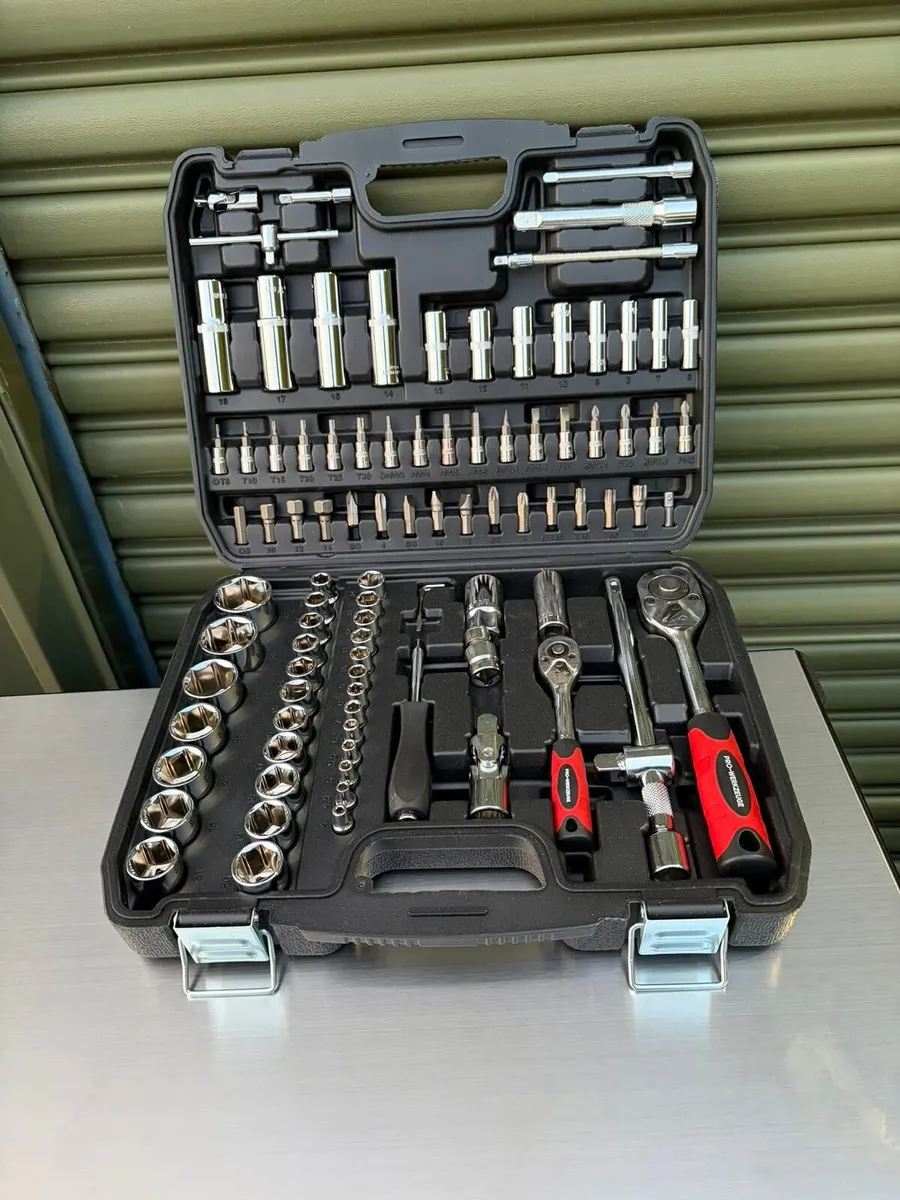 Brand New 100 Piece Socket Set – 1/2″ & 1/4″ Drive