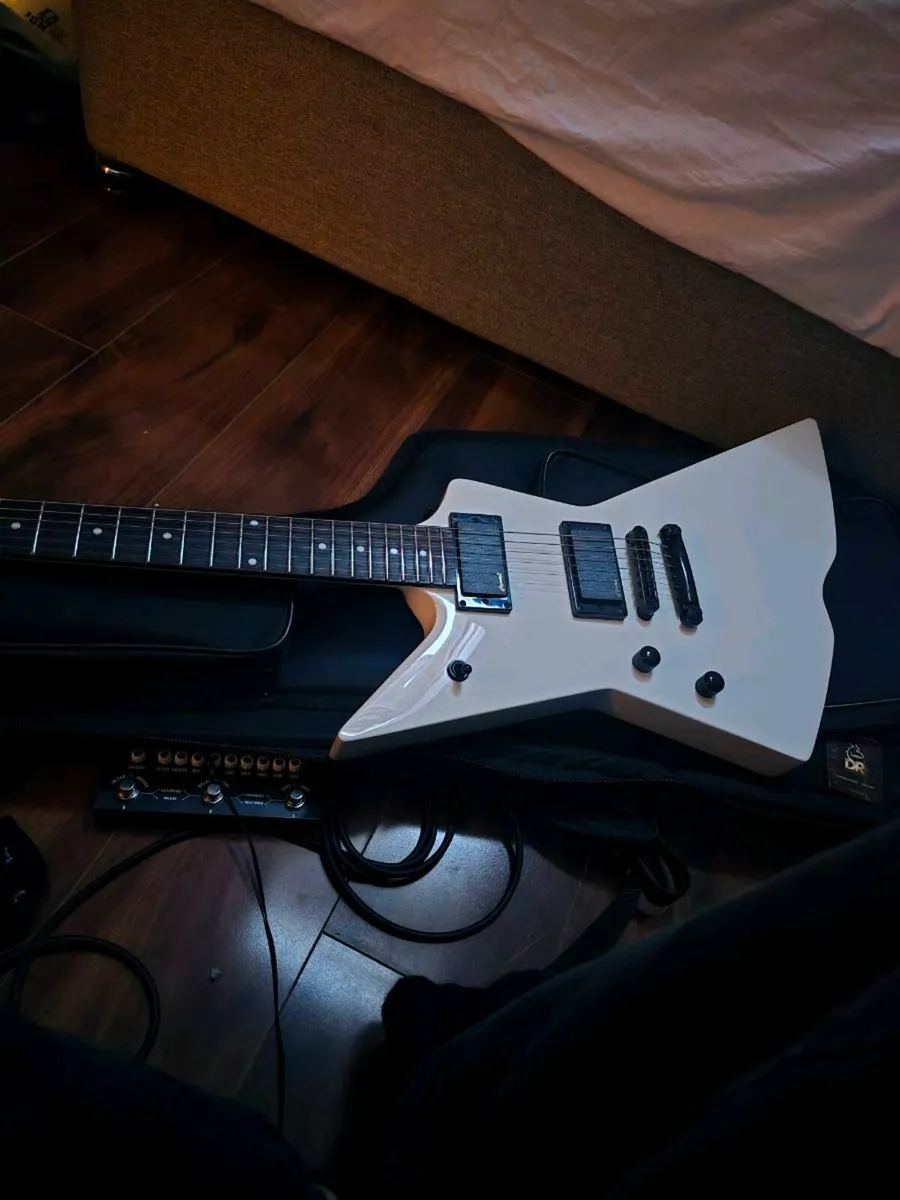 guitar explorer Harley Benton EX-84 - Image 1