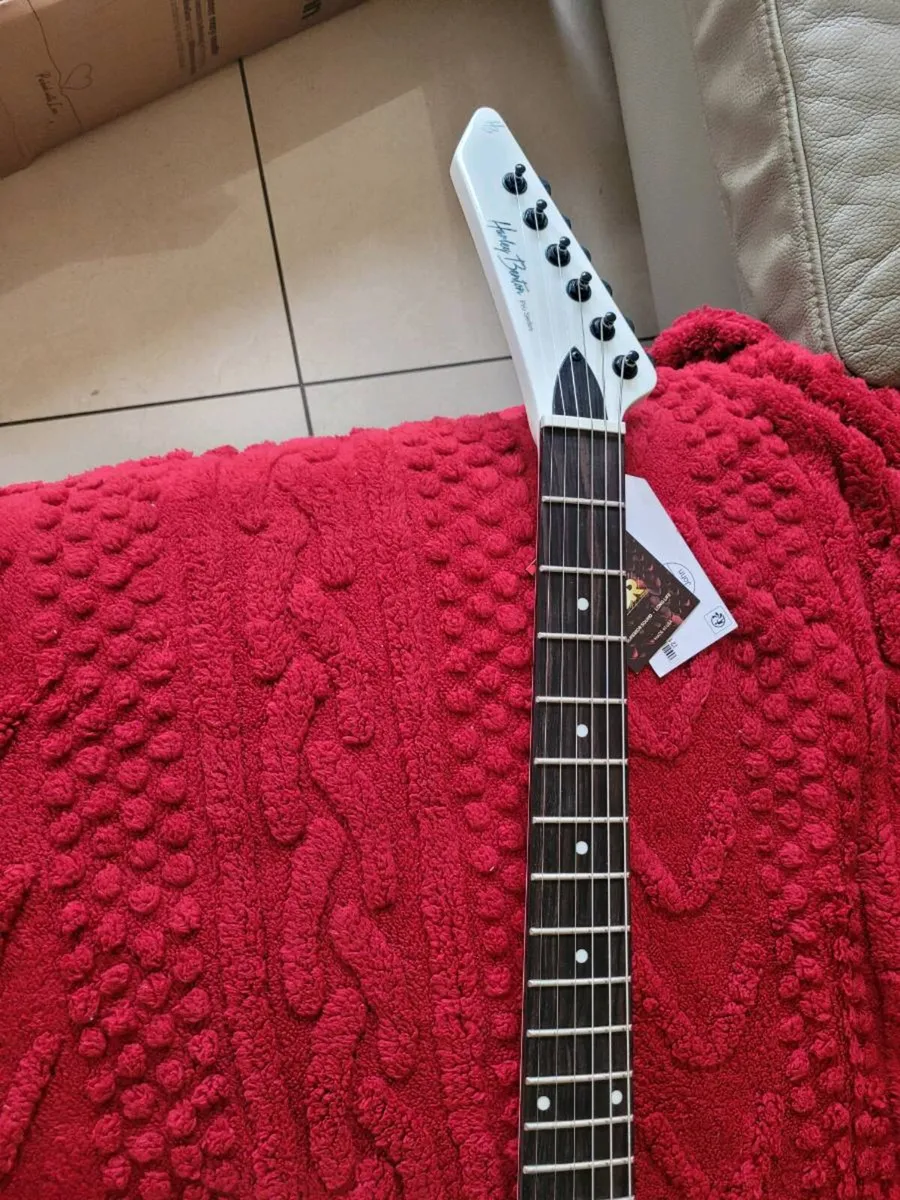 guitar explorer Harley Benton EX-84 - Image 4