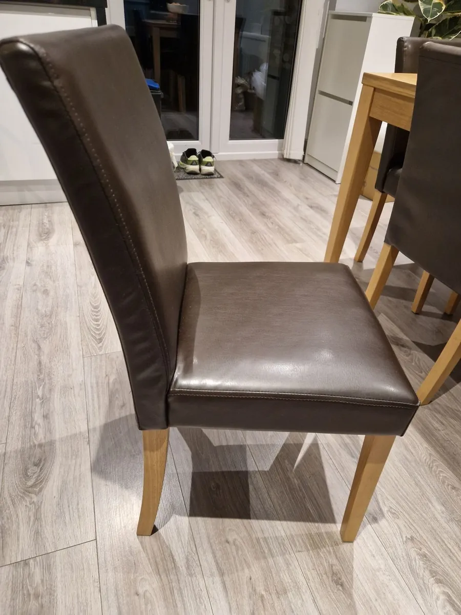 Table and Chairs - Image 3