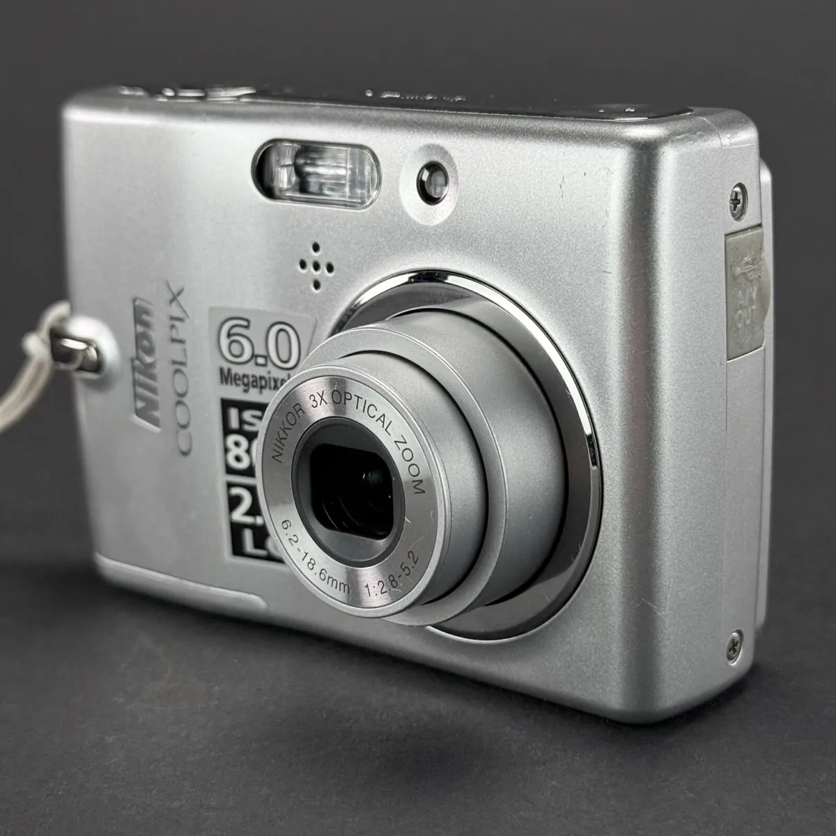 Nikon Coolpix L11 compact digital point-and-shoot - Image 2