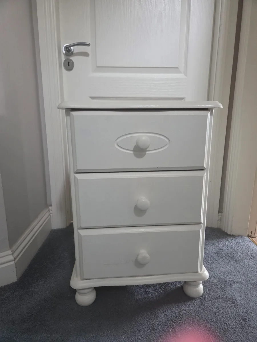 Bedframe and lockers - Image 3