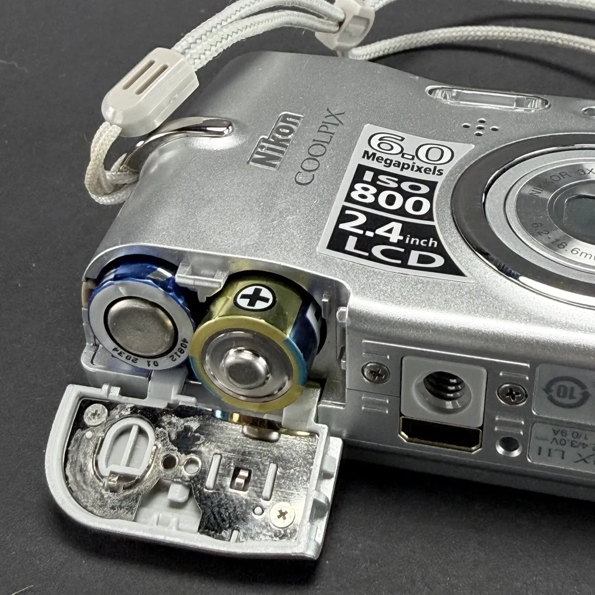 Nikon Coolpix L11 compact digital point-and-shoot - Image 4