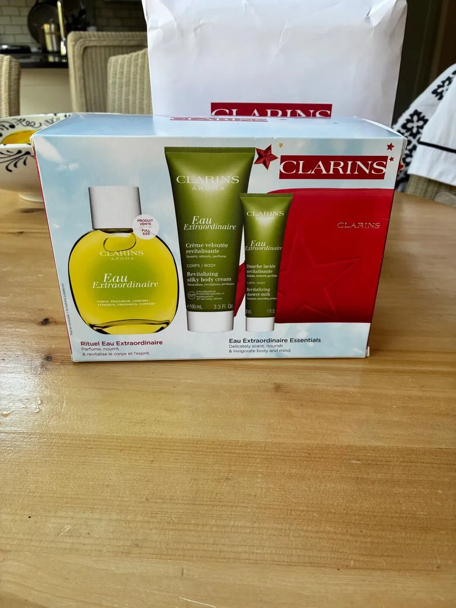 Clarins - Image 1