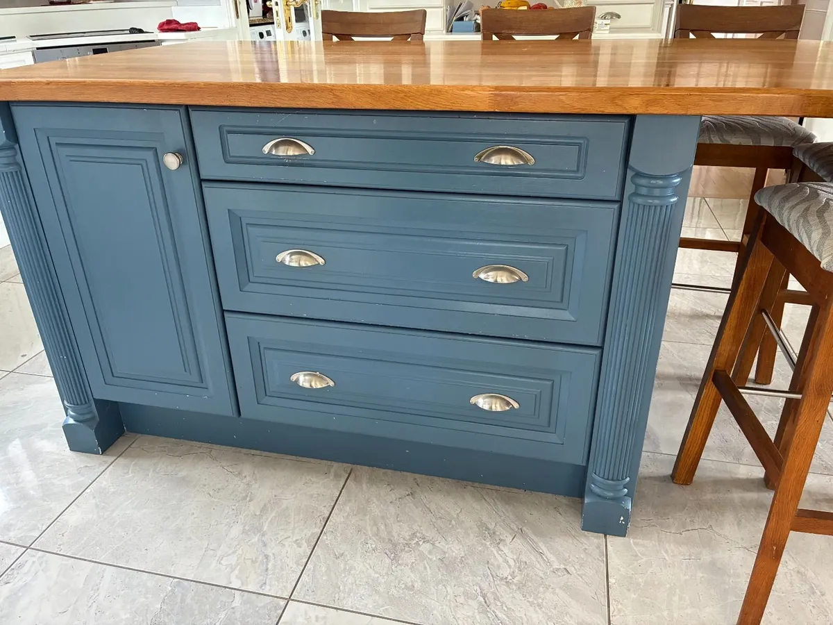 Kitchen island - Image 2
