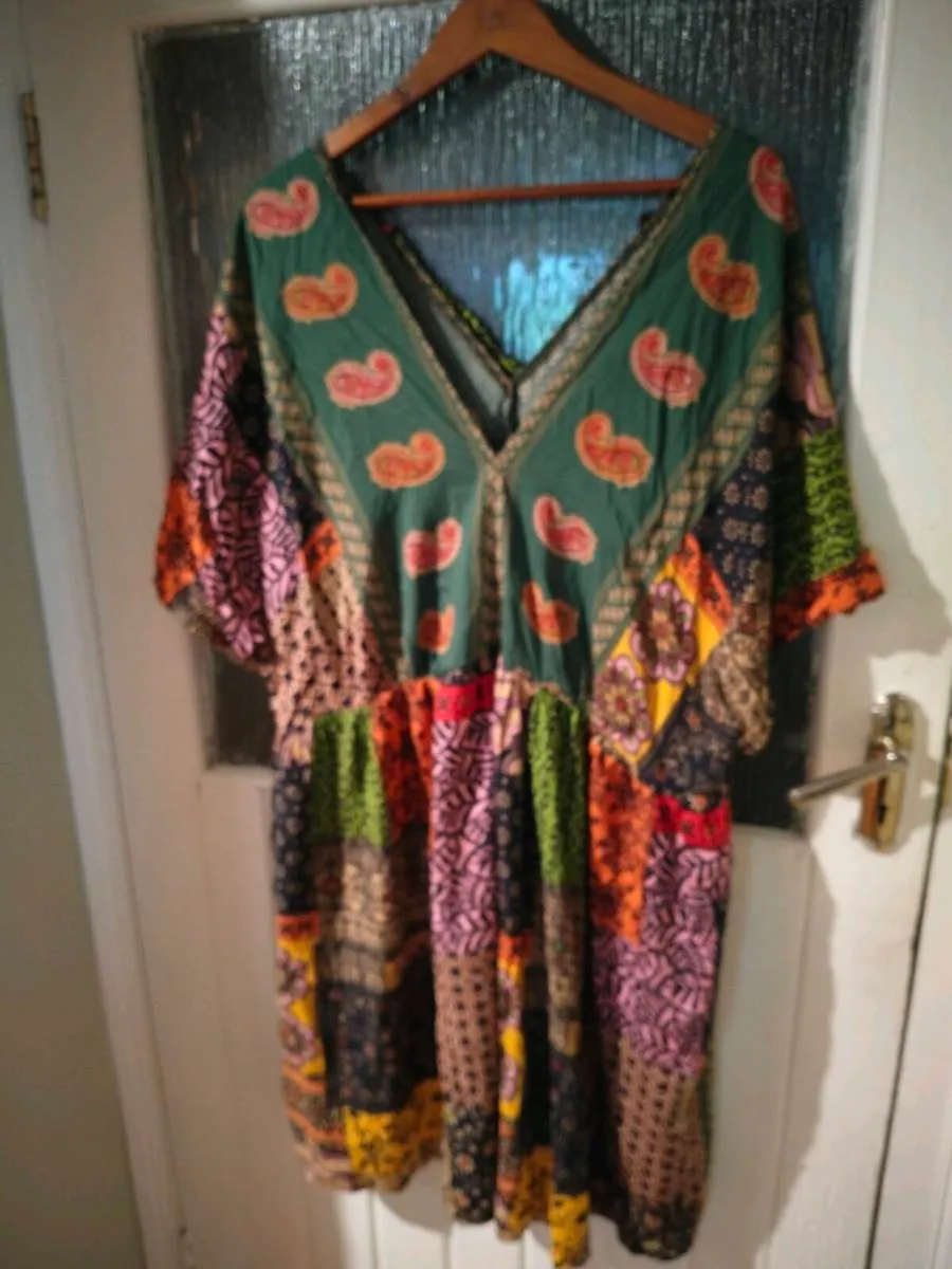 Sheín summer dress, new never worn.
Size 3 xl. Wid - Image 2
