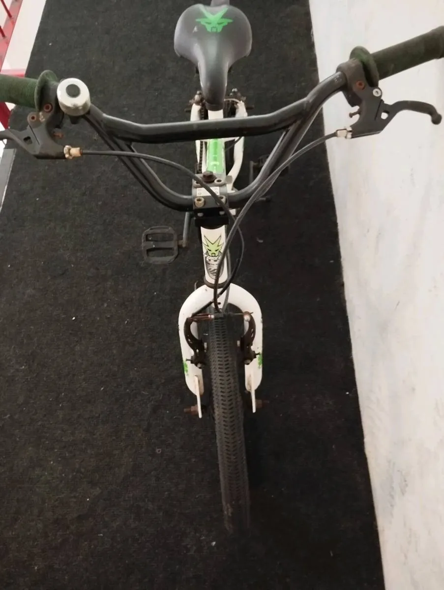 Boys 16inch bike - Image 3