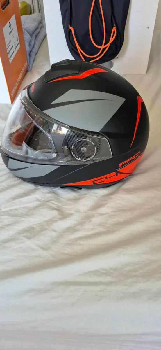 2 Schuberth motorcycle helmets - Image 2