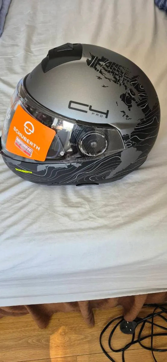 Ladies Schuberth motorcycle helmet. - Image 2