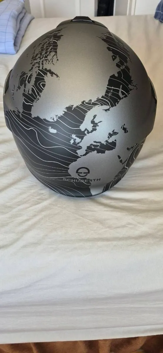 Ladies Schuberth motorcycle helmet. - Image 3