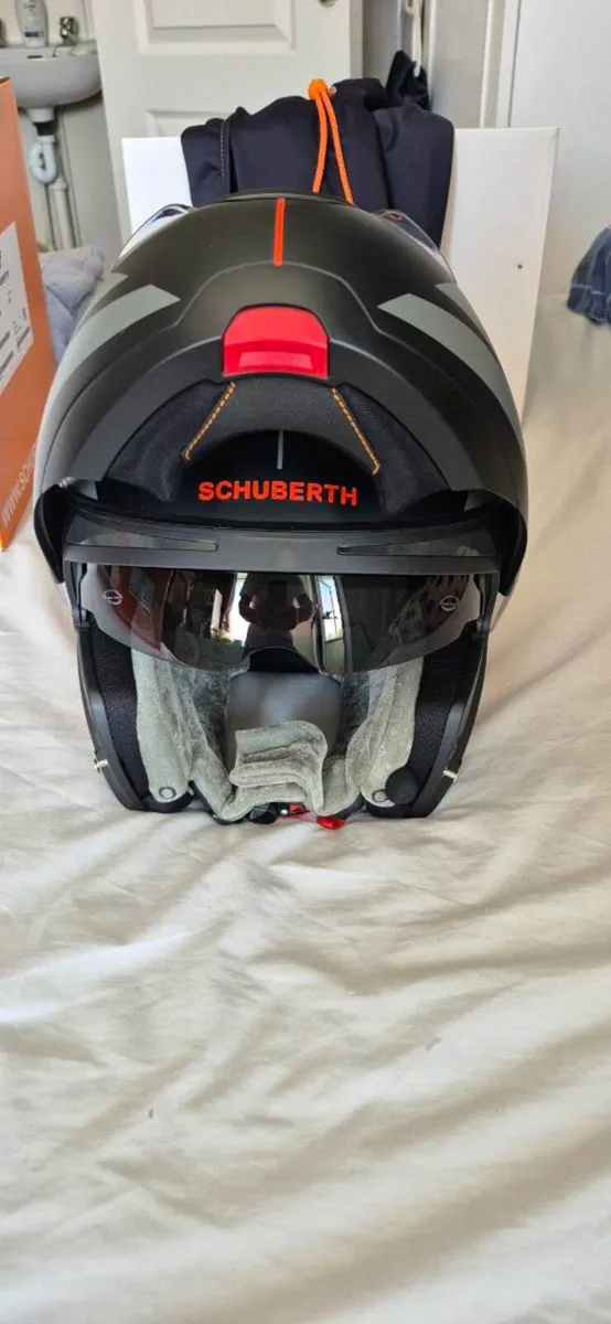 2 Schuberth motorcycle helmets - Image 4