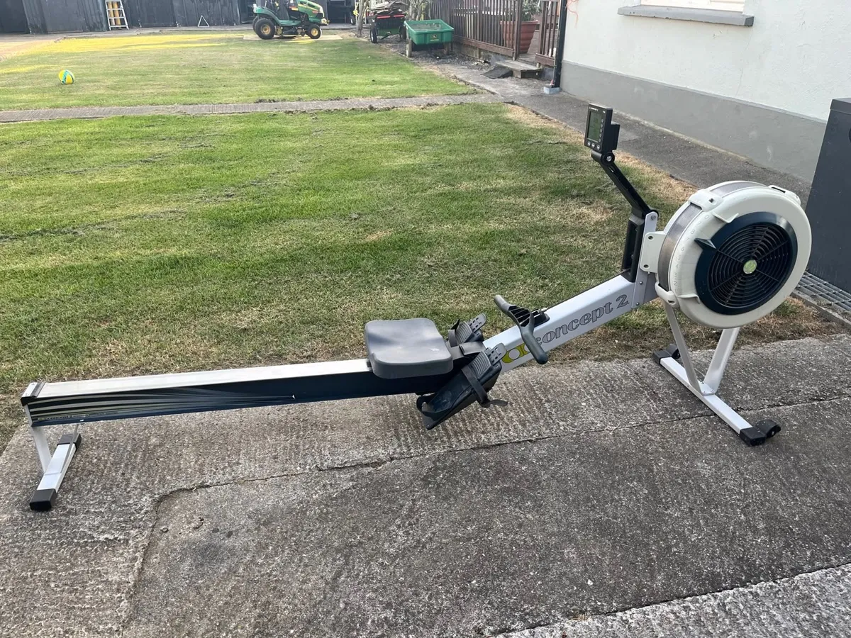 Concept 2 rowing machine - Image 1