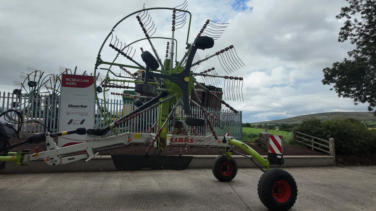 2017 Claas Liner 2700 Rake - Image 1