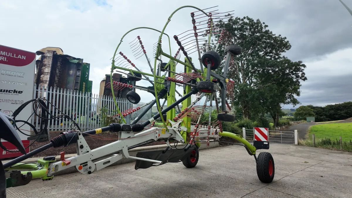 2017 Claas Liner 2700 Rake - Image 2