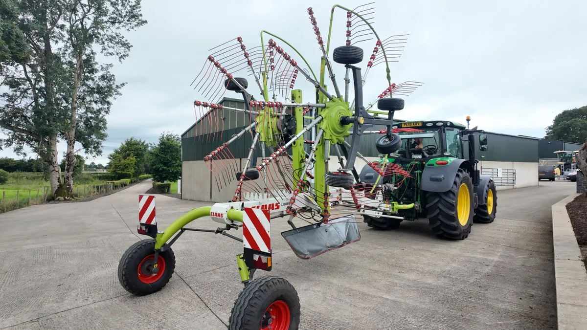 2017 Claas Liner 2700 Rake - Image 4