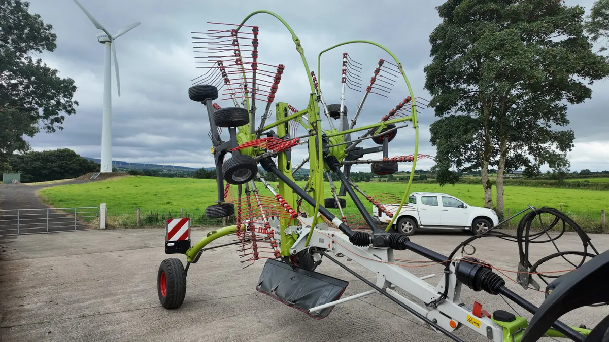 2017 Claas Liner 2700 Rake - Image 3