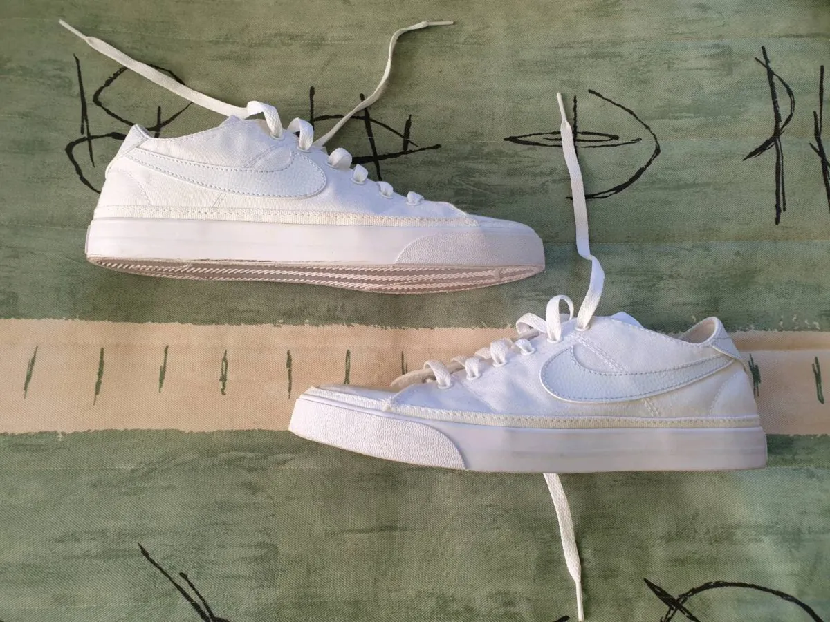 NikeCourt Legacy Canvas Womens Shoes 7.5UK - Image 1