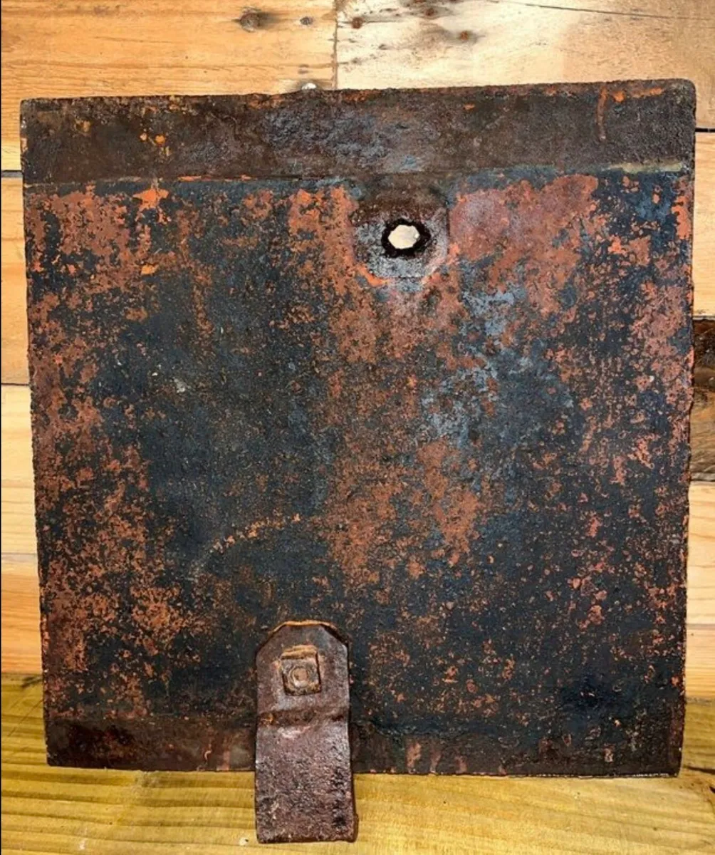 Pre 1920s Irish Railway sign - Image 2