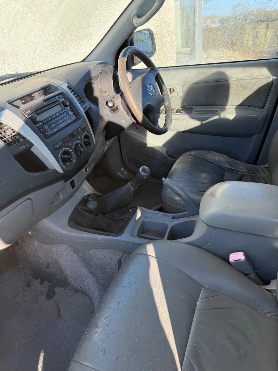 Toyota Hilux 2007 - Image 4