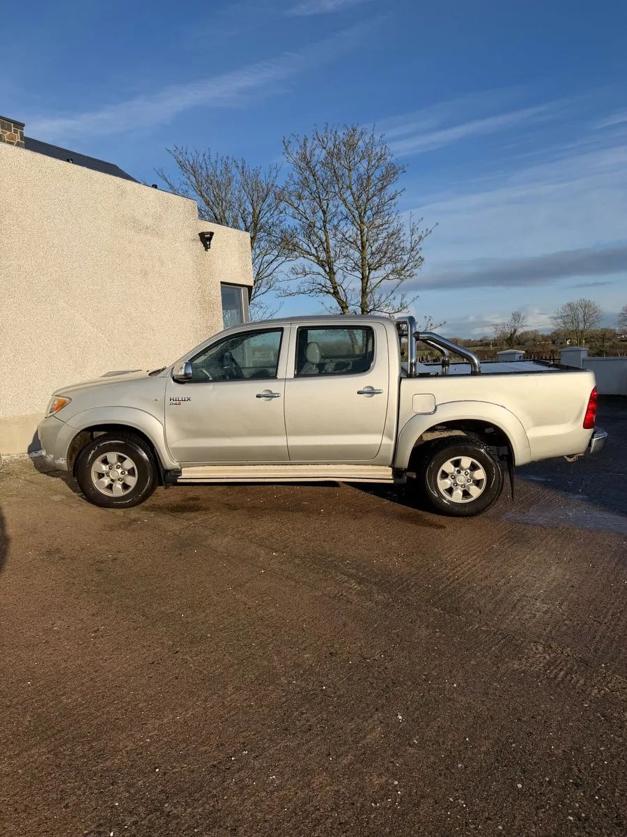 Toyota Hilux 2007 - Image 1