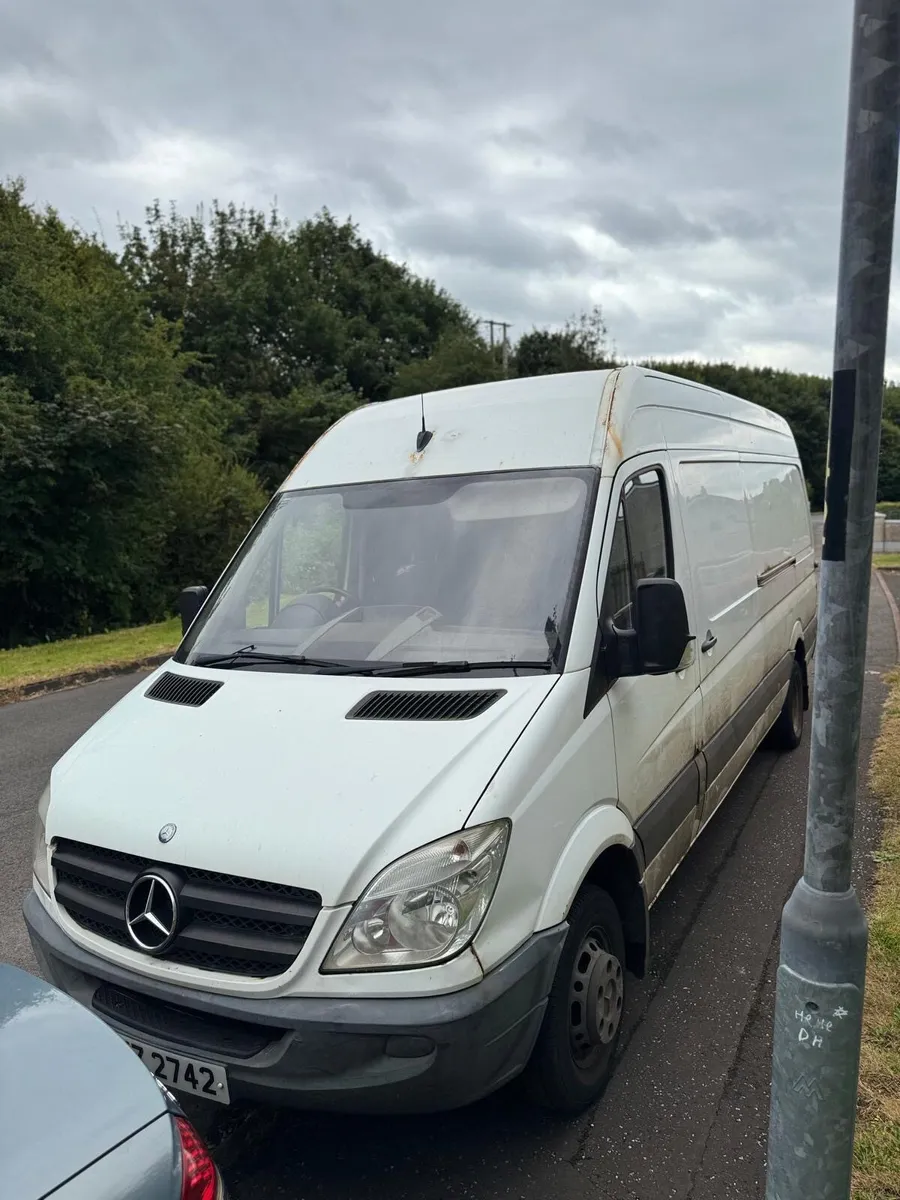 2011 Mercedes-Benz Sprinter 516 cdi - Image 2